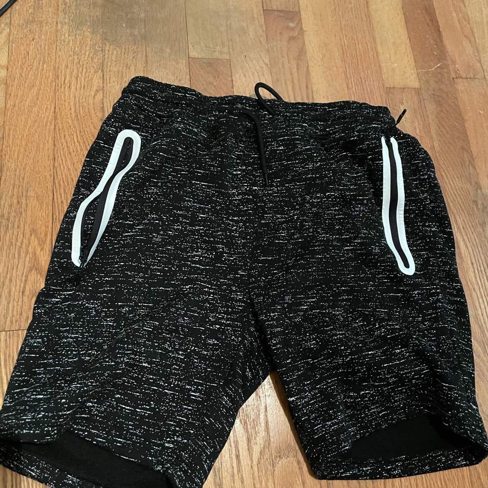 Shorts medium, black and white